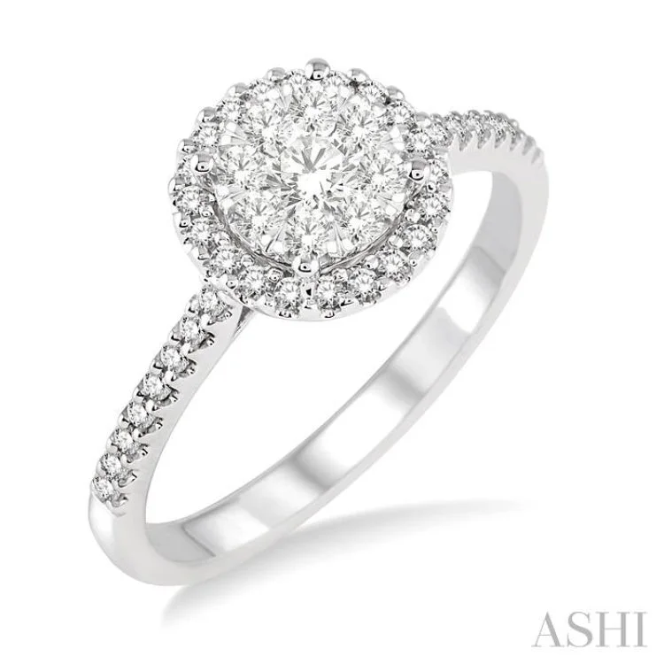 1/2 Ctw Round Shape Diamond Lovebright Ring in 14K White Gold