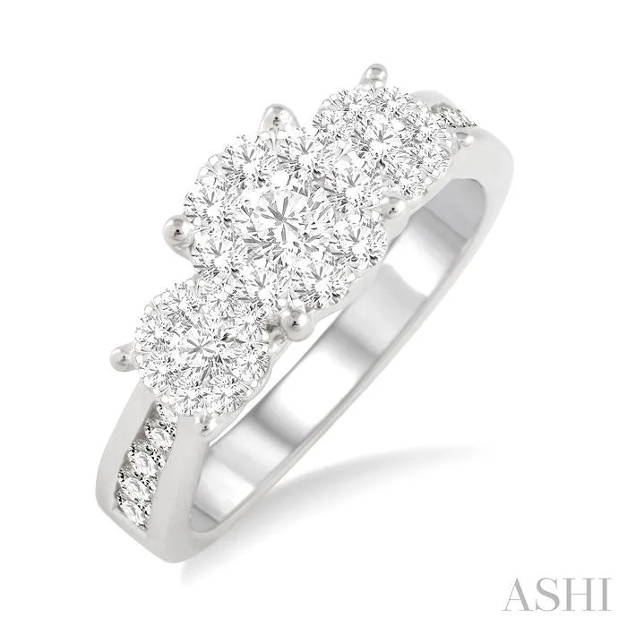 ROUND SHAPE PAST PRESENT & FUTURE LOVEBRIGHT ESSENTIAL DIAMOND RING