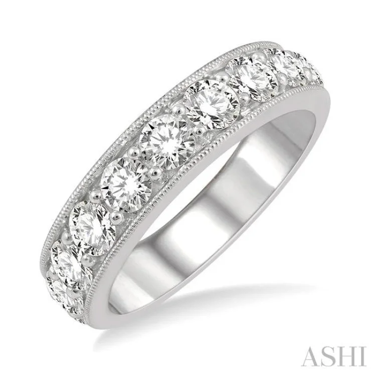 2 ctw Round Cut Diamond Wedding Band in 14K White Gold